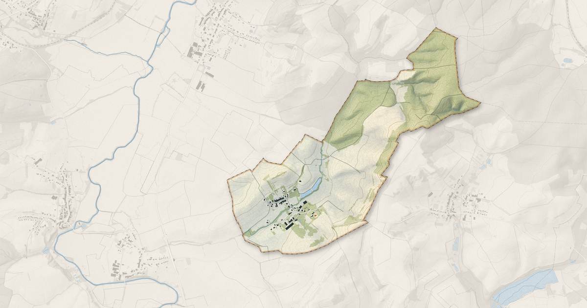 Portrait cartographique de Valmunster : relief, eau, forêts, bâti et voies, calculés à partir des données de l'IGN