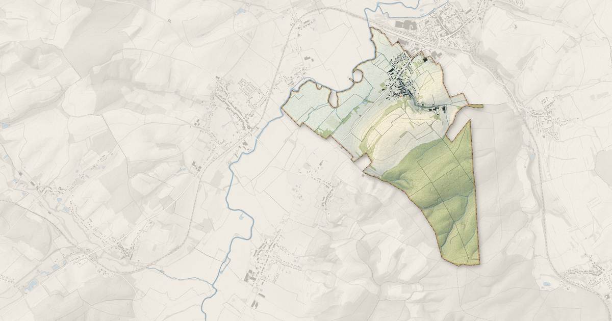 Portrait cartographique de Vaudreching : relief, eau, forêts, bâti et voies, calculés à partir des données de l'IGN