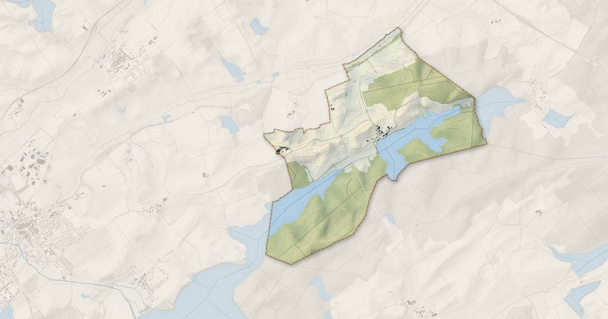 Portrait cartographique de Zommange : relief, eau, forêts, bâti et voies, calculés à partir des données de l'IGN