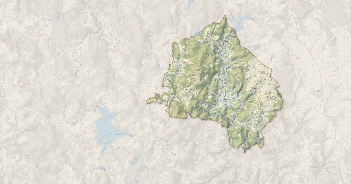 Portrait cartographique de Alligny-en-Morvan : relief, eau, forêts, bâti et voies, calculés à partir des données de l'IGN