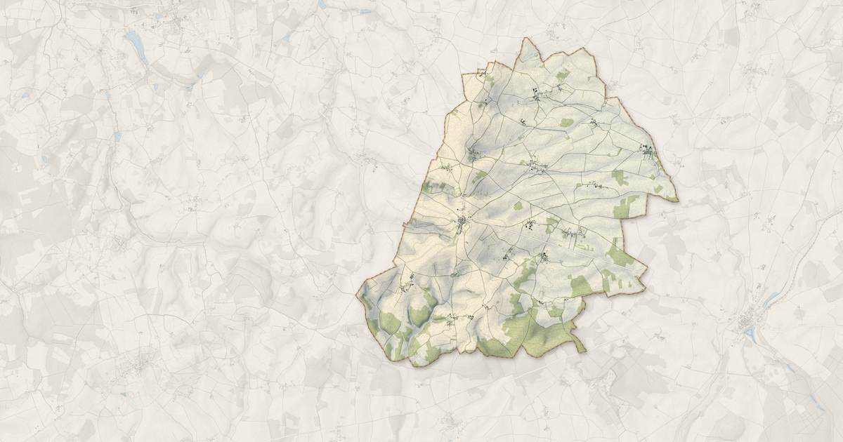Portrait cartographique de Bouhy : relief, eau, forêts, bâti et voies, calculés à partir des données de l'IGN