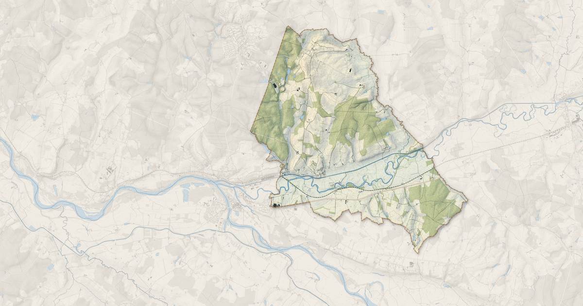 Portrait cartographique de Champvert : relief, eau, forêts, bâti et voies, calculés à partir des données de l'IGN