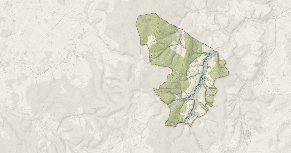 Portrait cartographique de La Chapelle-Saint-André : relief, eau, forêts, bâti et voies, calculés à partir des données de l'IGN