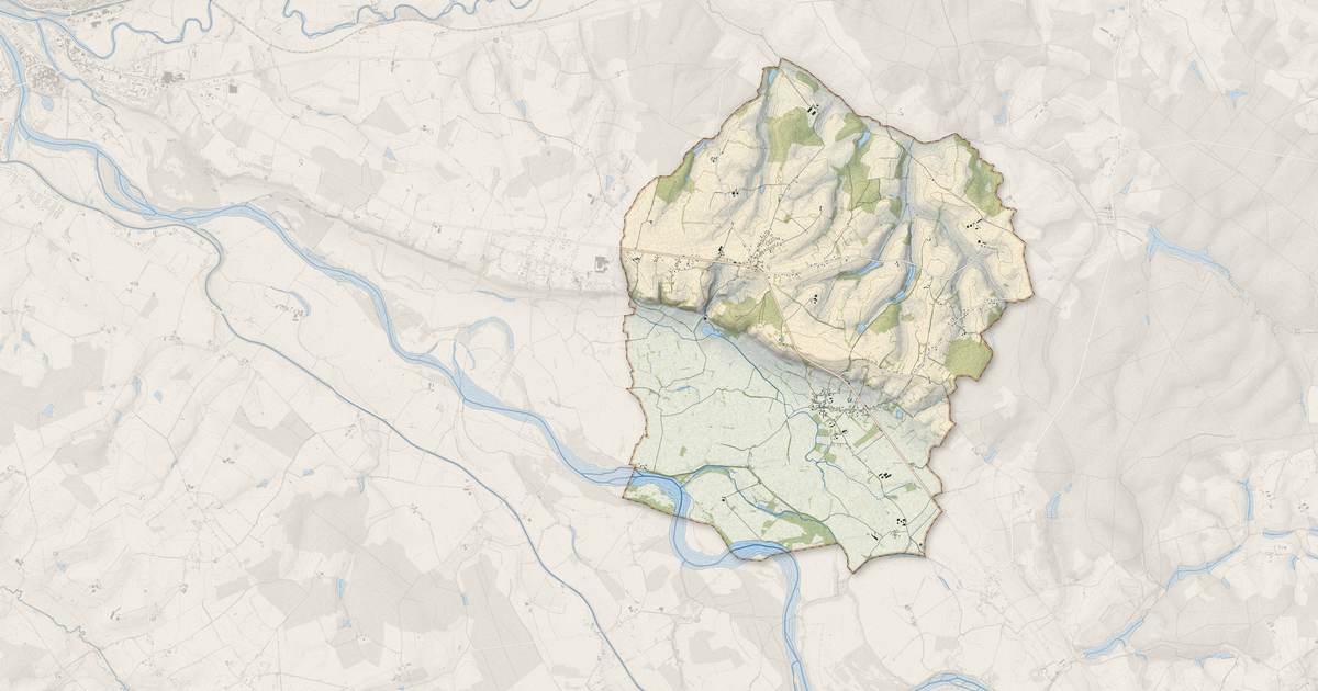 Portrait cartographique de Charrin : relief, eau, forêts, bâti et voies, calculés à partir des données de l'IGN