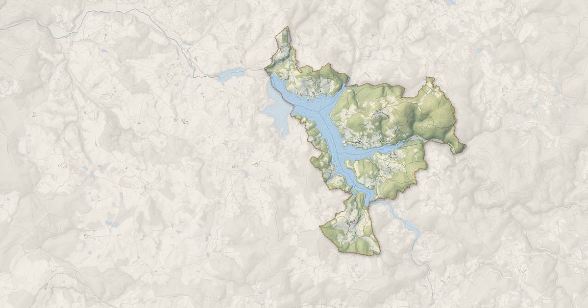 Portrait cartographique de Chaumard : relief, eau, forêts, bâti et voies, calculés à partir des données de l'IGN