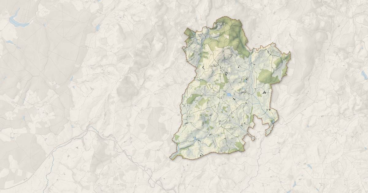 Portrait cartographique de Chiddes : relief, eau, forêts, bâti et voies, calculés à partir des données de l'IGN