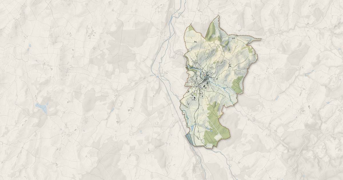 Portrait cartographique de Corbigny : relief, eau, forêts, bâti et voies, calculés à partir des données de l'IGN