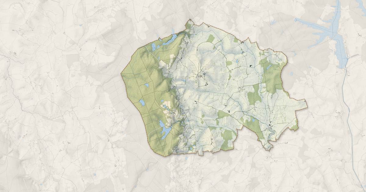 Portrait cartographique de Crux-la-Ville : relief, eau, forêts, bâti et voies, calculés à partir des données de l'IGN