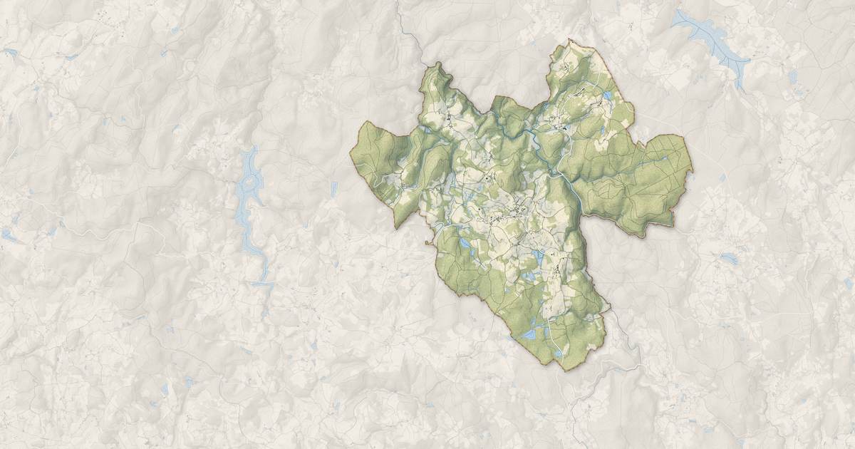 Portrait cartographique de Dun-les-Places : relief, eau, forêts, bâti et voies, calculés à partir des données de l'IGN