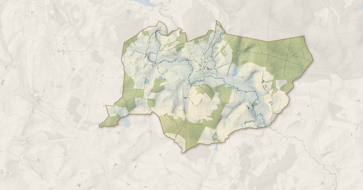 Portrait cartographique de Fertrève : relief, eau, forêts, bâti et voies, calculés à partir des données de l'IGN
