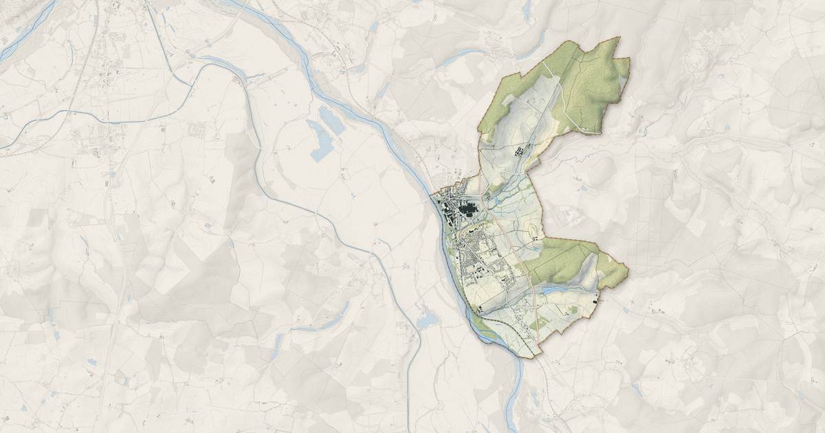Portrait cartographique de Imphy : relief, eau, forêts, bâti et voies, calculés à partir des données de l'IGN