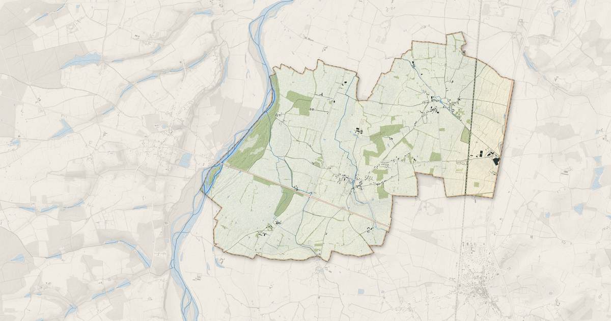Portrait cartographique de Langeron : relief, eau, forêts, bâti et voies, calculés à partir des données de l'IGN