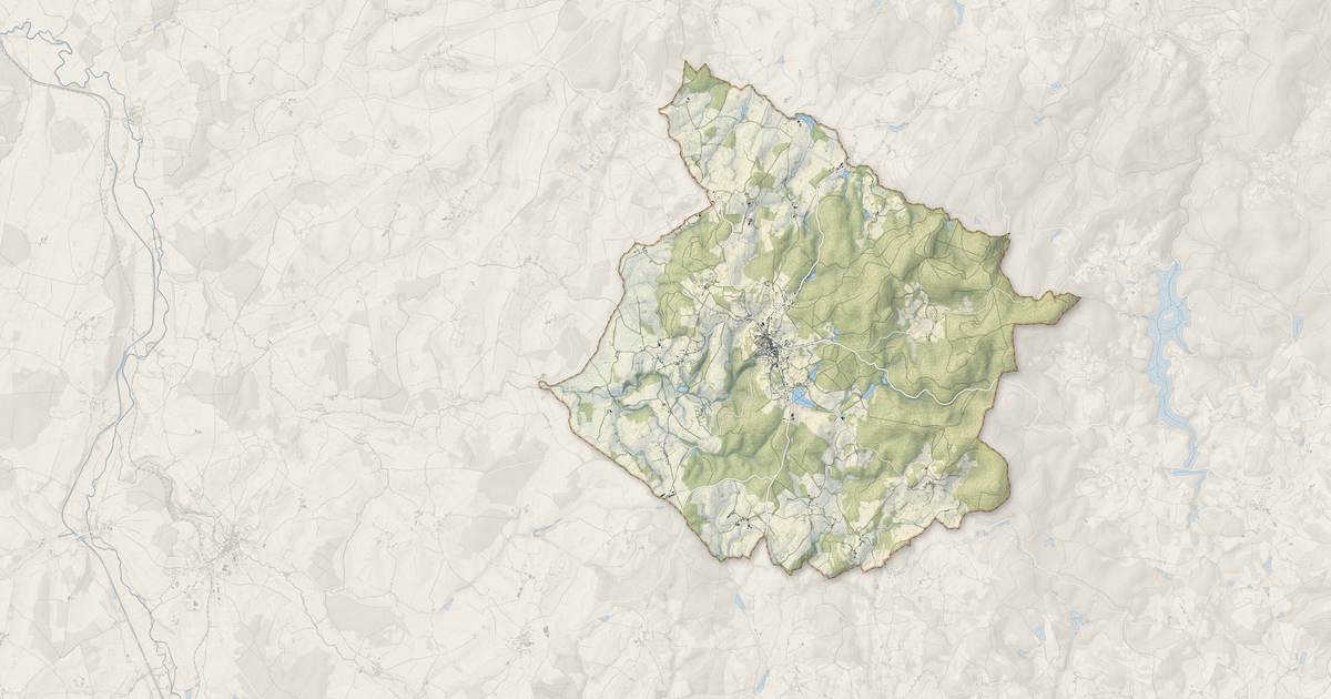 Portrait cartographique de Lormes : relief, eau, forêts, bâti et voies, calculés à partir des données de l'IGN