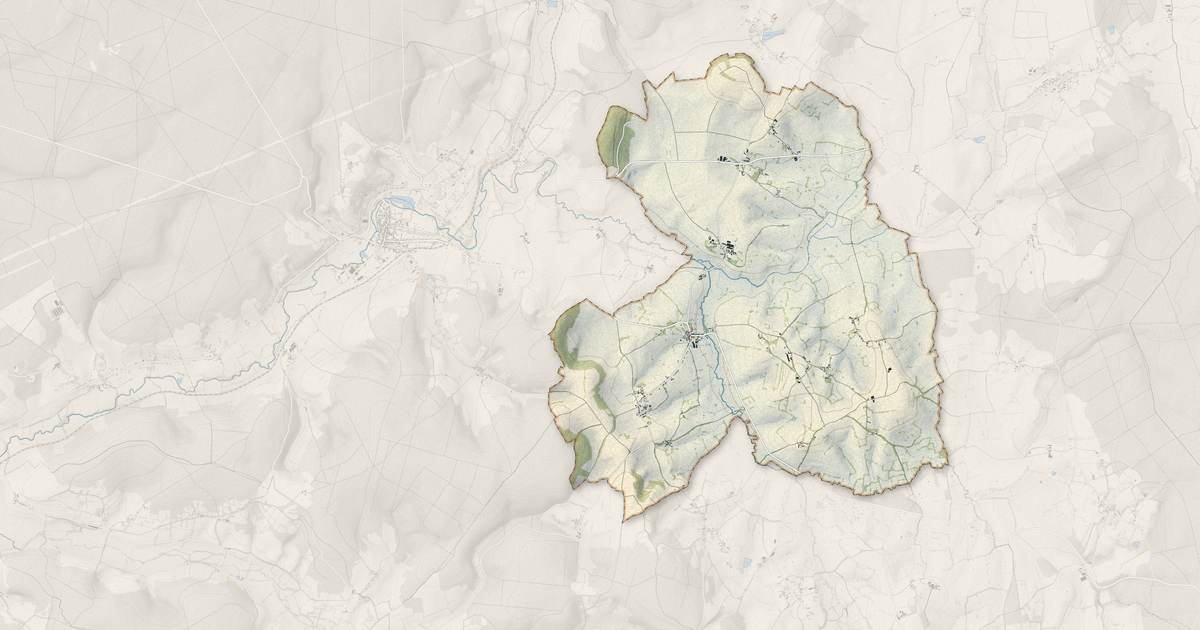 Portrait cartographique de Lurcy-le-Bourg : relief, eau, forêts, bâti et voies, calculés à partir des données de l'IGN