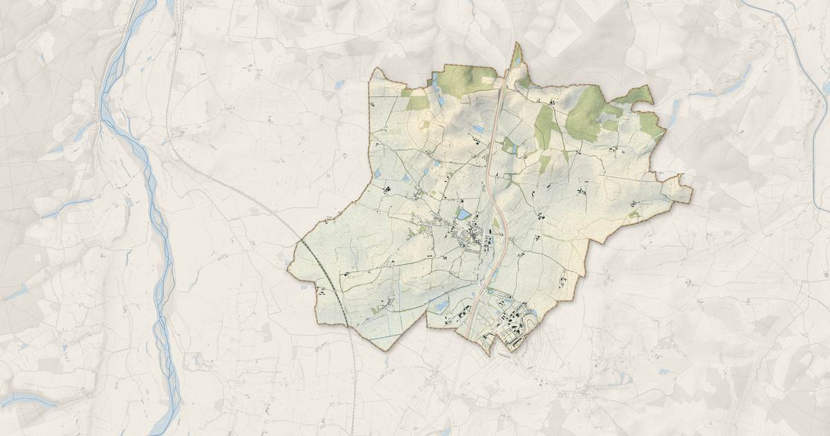 Portrait cartographique de Magny-Cours : relief, eau, forêts, bâti et voies, calculés à partir des données de l'IGN