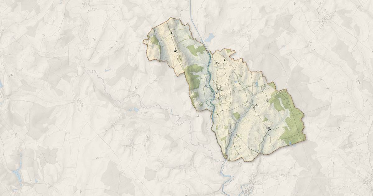 Portrait cartographique de Mont-et-Marré : relief, eau, forêts, bâti et voies, calculés à partir des données de l'IGN