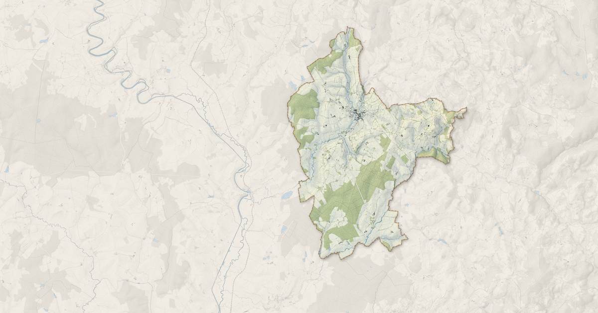 Portrait cartographique de Moulins-Engilbert : relief, eau, forêts, bâti et voies, calculés à partir des données de l'IGN
