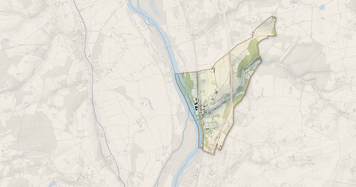 Portrait cartographique de Myennes : relief, eau, forêts, bâti et voies, calculés à partir des données de l'IGN