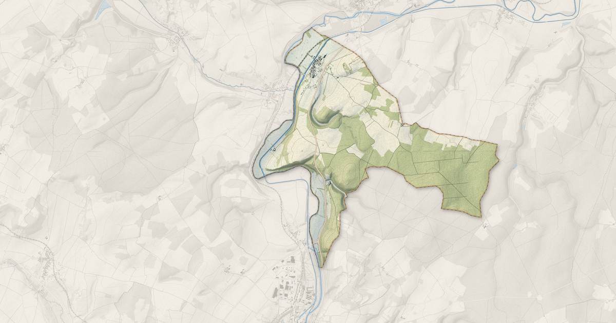Portrait cartographique de Pousseaux : relief, eau, forêts, bâti et voies, calculés à partir des données de l'IGN