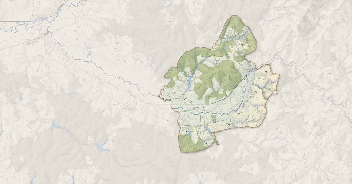 Portrait cartographique de Rémilly : relief, eau, forêts, bâti et voies, calculés à partir des données de l'IGN