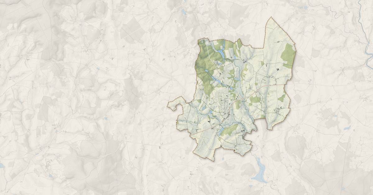 Portrait cartographique de Rouy : relief, eau, forêts, bâti et voies, calculés à partir des données de l'IGN