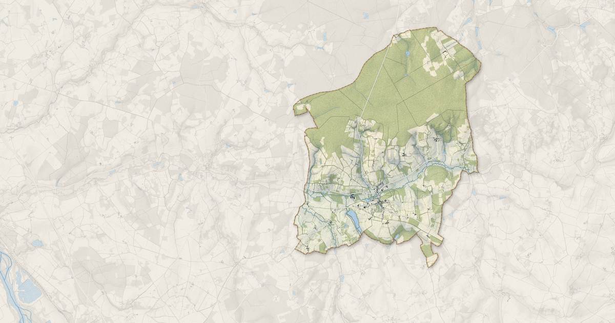 Portrait cartographique de Saint-Amand-en-Puisaye : relief, eau, forêts, bâti et voies, calculés à partir des données de l'IGN