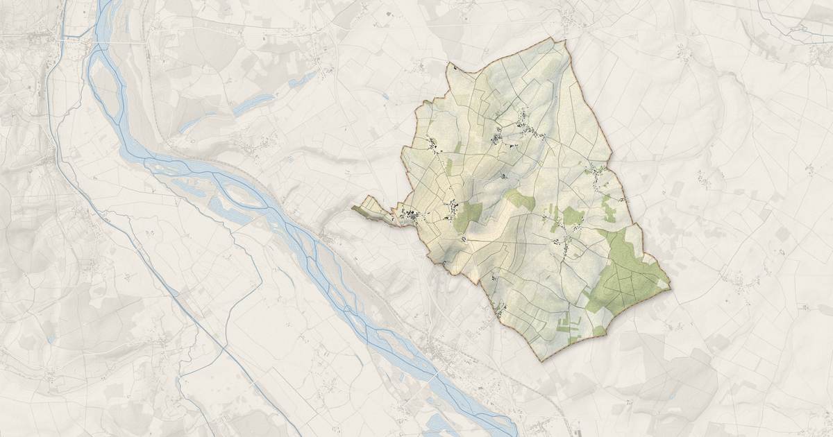 Portrait cartographique de Saint-Andelain : relief, eau, forêts, bâti et voies, calculés à partir des données de l'IGN