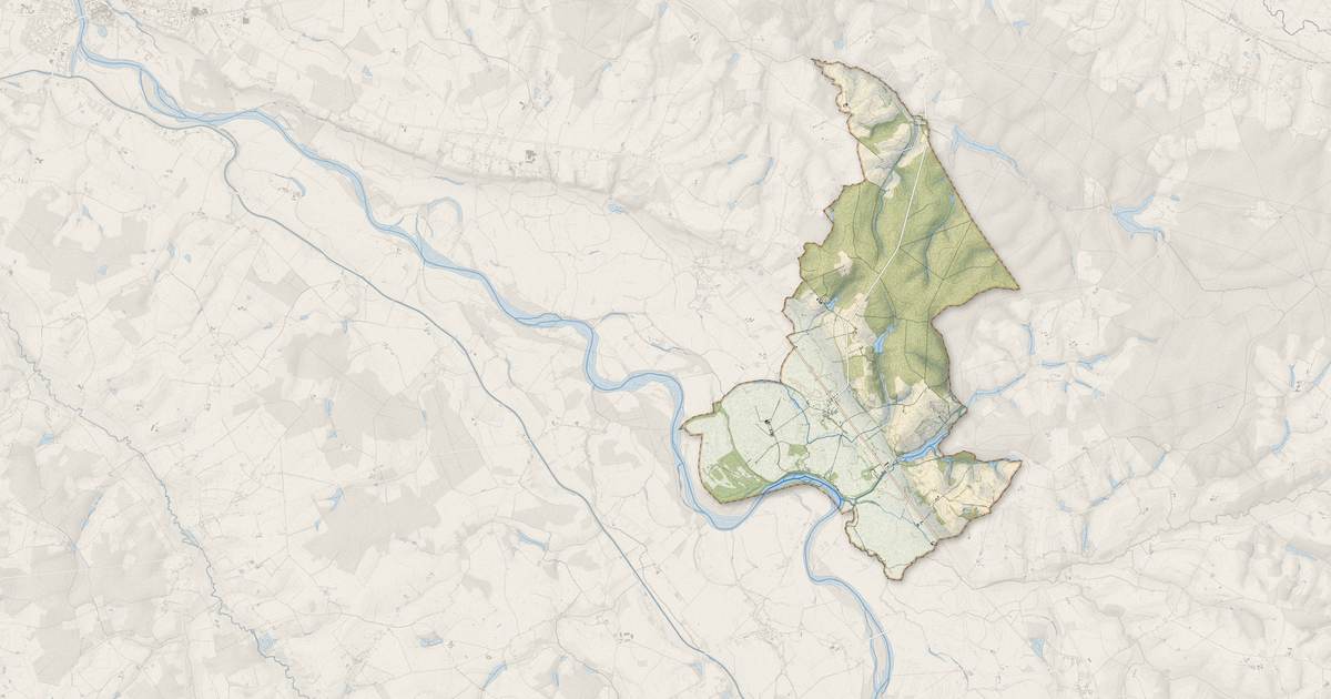Portrait cartographique de Saint-Hilaire-Fontaine : relief, eau, forêts, bâti et voies, calculés à partir des données de l'IGN