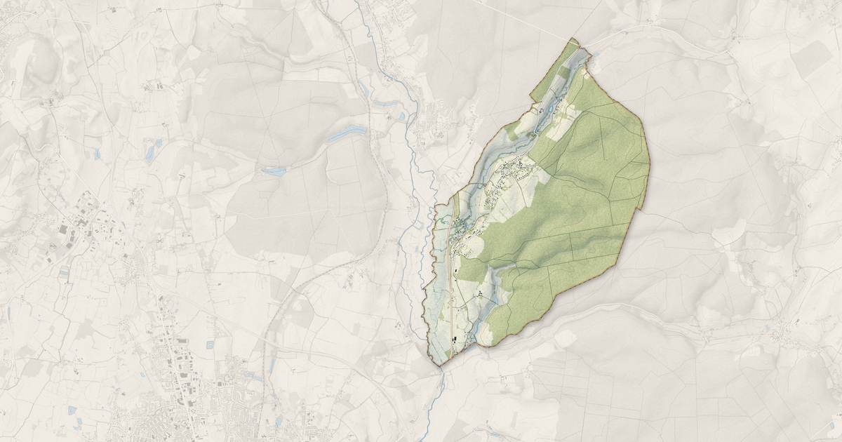 Portrait cartographique de Saint-Martin-d'Heuille : relief, eau, forêts, bâti et voies, calculés à partir des données de l'IGN