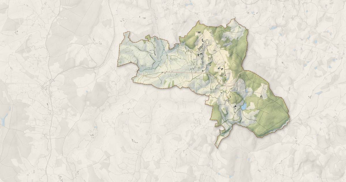 Portrait cartographique de Saint-Péreuse : relief, eau, forêts, bâti et voies, calculés à partir des données de l'IGN