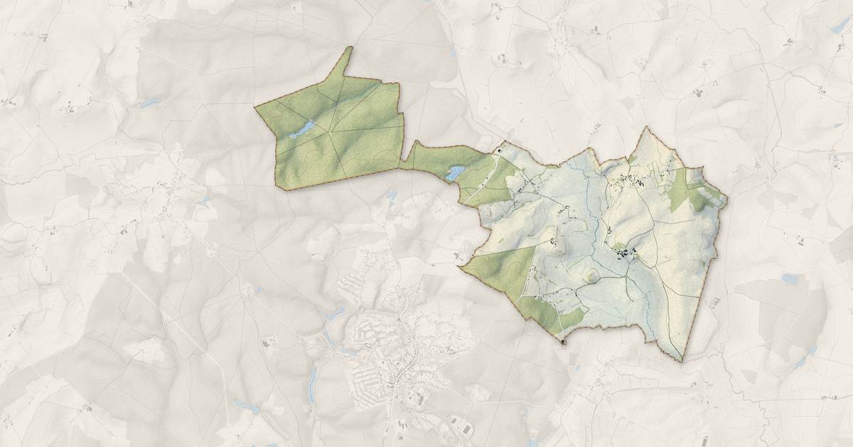 Portrait cartographique de Thianges : relief, eau, forêts, bâti et voies, calculés à partir des données de l'IGN