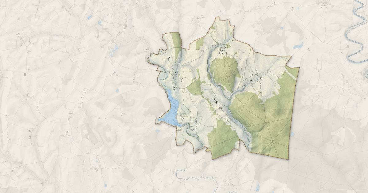 Portrait cartographique de Tintury : relief, eau, forêts, bâti et voies, calculés à partir des données de l'IGN