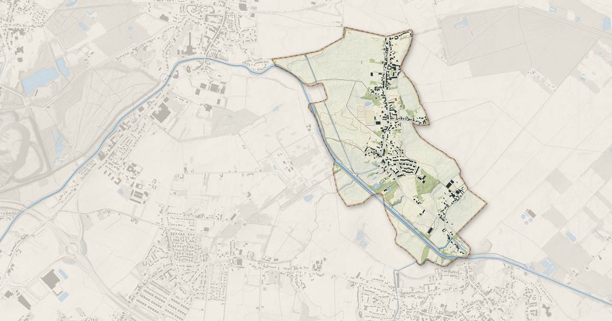 Portrait cartographique de Anhiers : relief, eau, forêts, bâti et voies, calculés à partir des données de l'IGN