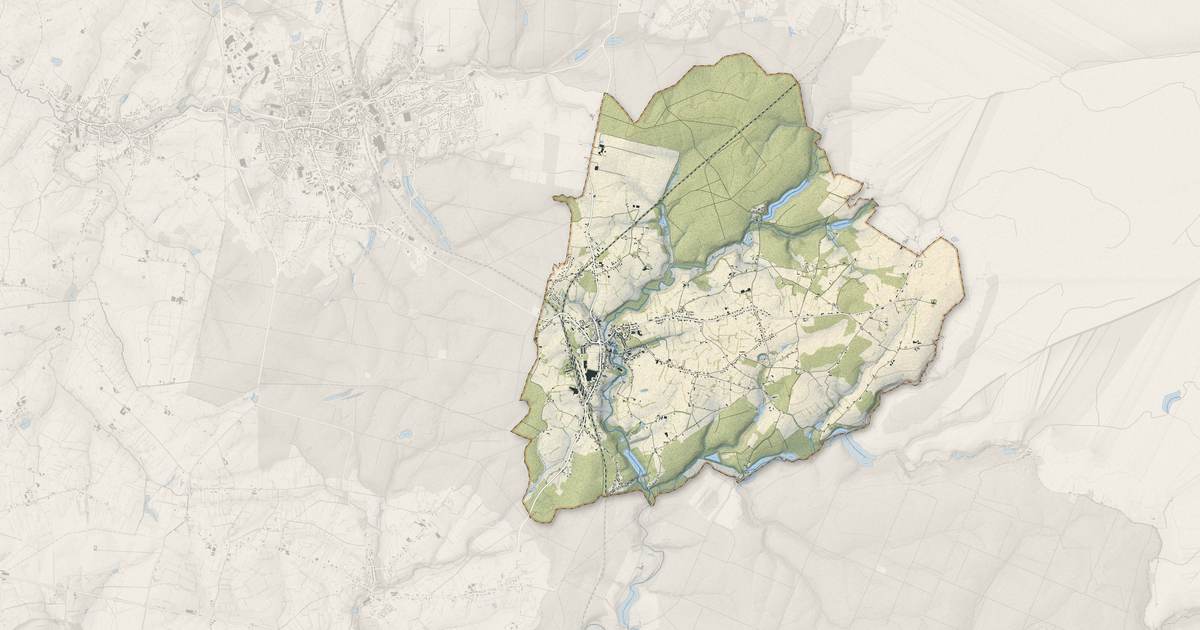 Portrait cartographique de Anor : relief, eau, forêts, bâti et voies, calculés à partir des données de l'IGN