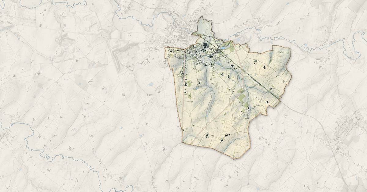 Portrait cartographique de Avesnelles : relief, eau, forêts, bâti et voies, calculés à partir des données de l'IGN