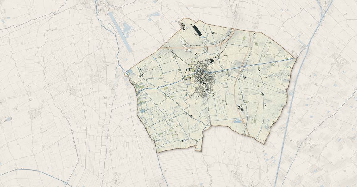 Portrait cartographique de Bourbourg : relief, eau, forêts, bâti et voies, calculés à partir des données de l'IGN