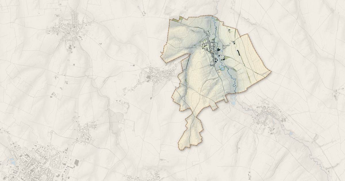 Portrait cartographique de Briastre : relief, eau, forêts, bâti et voies, calculés à partir des données de l'IGN