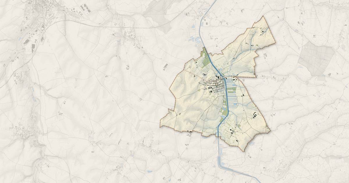 Portrait cartographique de Catillon-sur-Sambre : relief, eau, forêts, bâti et voies, calculés à partir des données de l'IGN