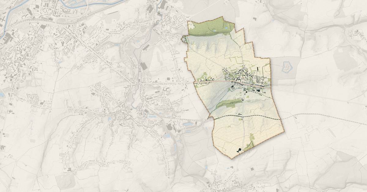 Portrait cartographique de Cerfontaine : relief, eau, forêts, bâti et voies, calculés à partir des données de l'IGN