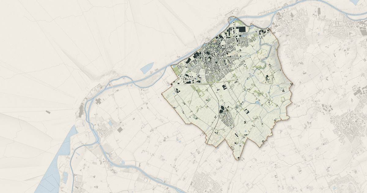 Portrait cartographique de Comines : relief, eau, forêts, bâti et voies, calculés à partir des données de l'IGN