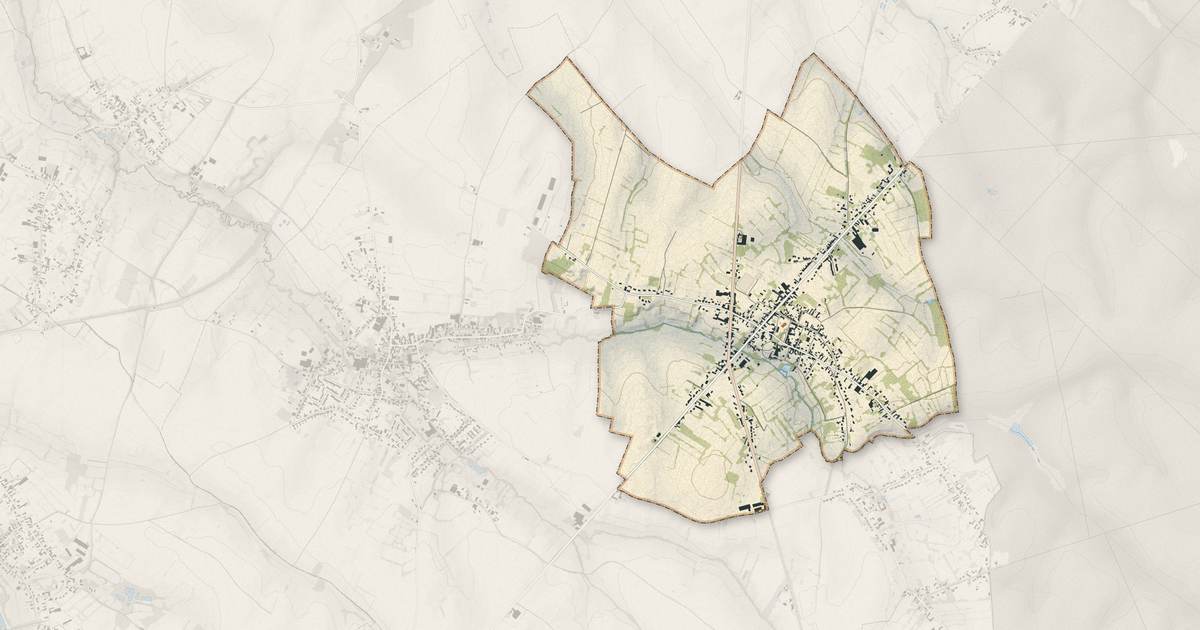 Portrait cartographique de Englefontaine : relief, eau, forêts, bâti et voies, calculés à partir des données de l'IGN