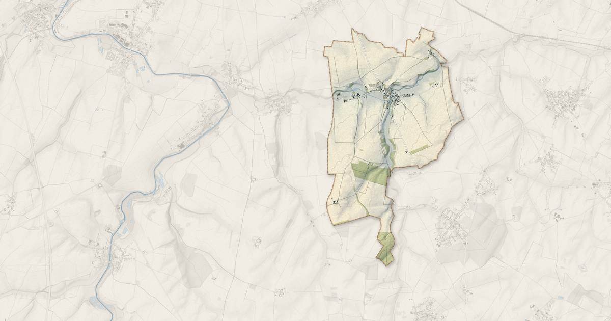 Portrait cartographique de Esnes : relief, eau, forêts, bâti et voies, calculés à partir des données de l'IGN