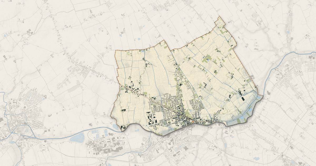 Portrait cartographique de Estaires : relief, eau, forêts, bâti et voies, calculés à partir des données de l'IGN