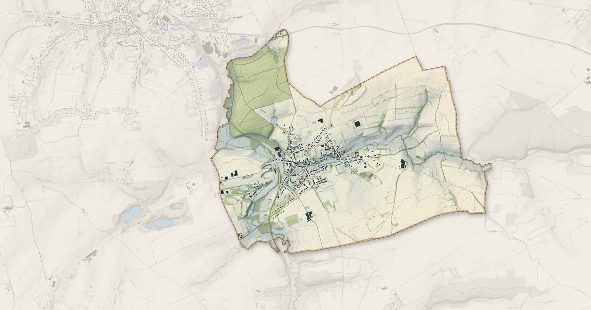 Portrait cartographique de Ferrière-la-Petite : relief, eau, forêts, bâti et voies, calculés à partir des données de l'IGN