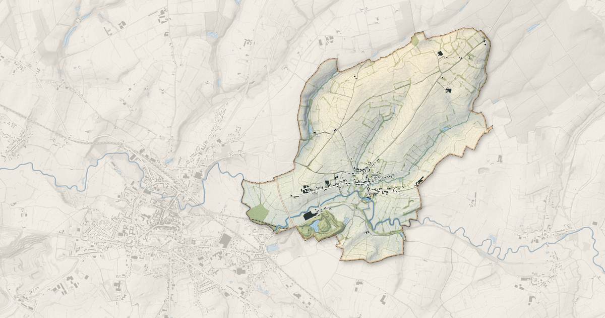 Portrait cartographique de Flaumont-Waudrechies : relief, eau, forêts, bâti et voies, calculés à partir des données de l'IGN