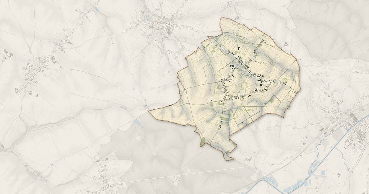 Portrait cartographique de Fontaine-au-Bois : relief, eau, forêts, bâti et voies, calculés à partir des données de l'IGN