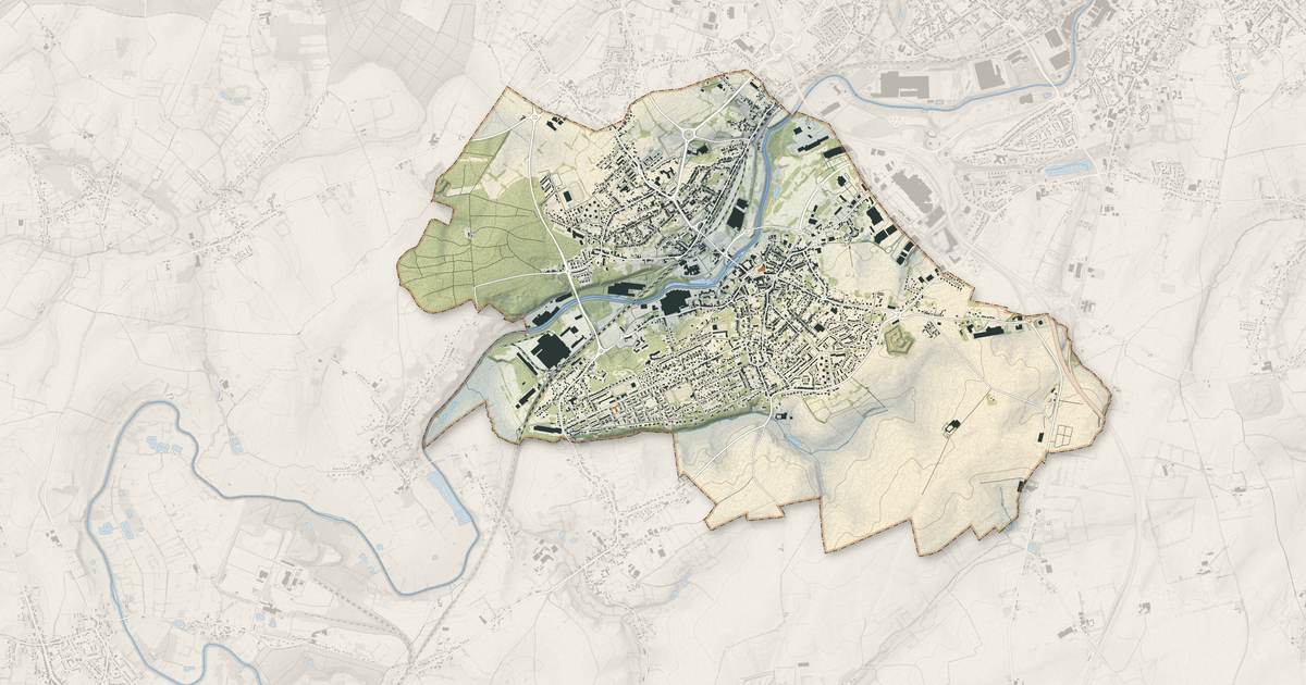 Portrait cartographique de Hautmont : relief, eau, forêts, bâti et voies, calculés à partir des données de l'IGN