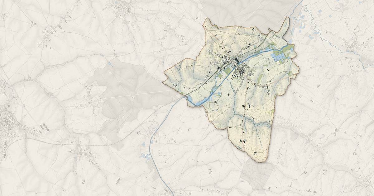 Portrait cartographique de Landrecies : relief, eau, forêts, bâti et voies, calculés à partir des données de l'IGN