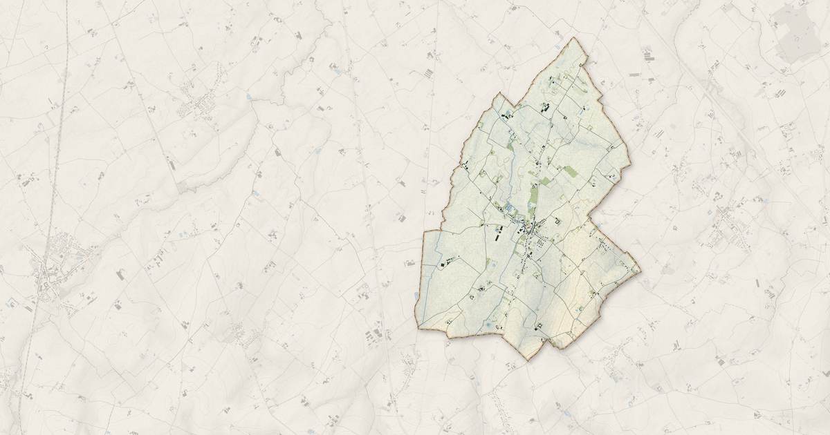 Portrait cartographique de Oudezeele : relief, eau, forêts, bâti et voies, calculés à partir des données de l'IGN