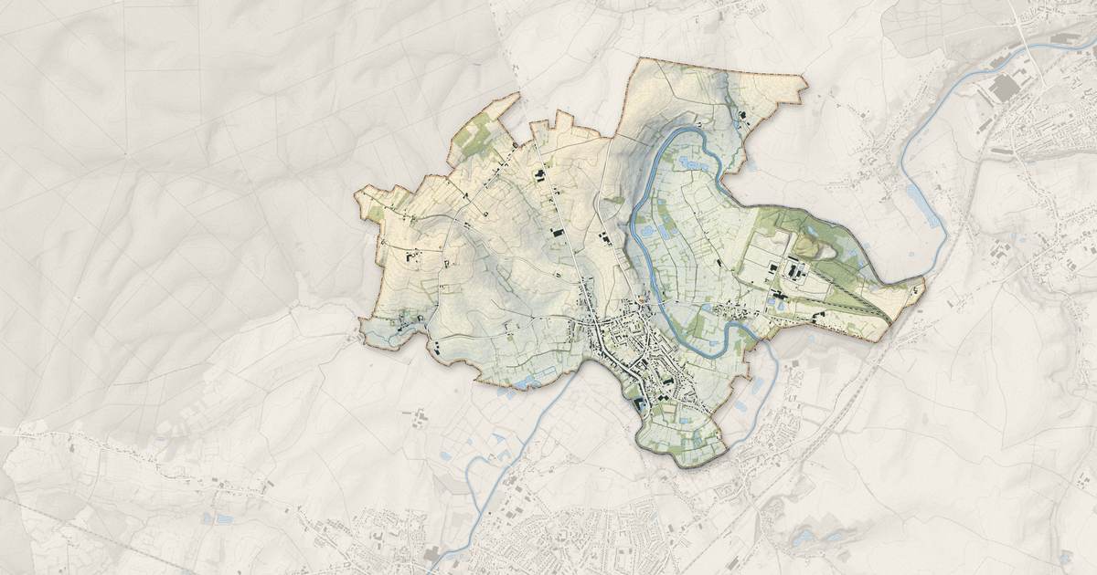 Portrait cartographique de Pont-sur-Sambre : relief, eau, forêts, bâti et voies, calculés à partir des données de l'IGN